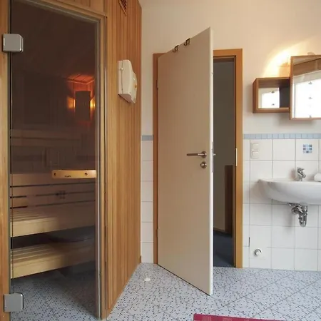 Loeoenboom Groß Schwansee