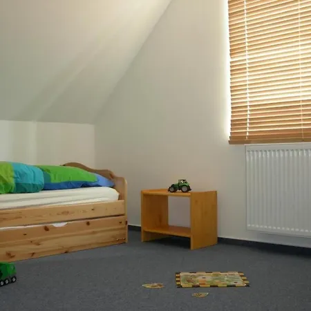 Apartment Loeoenboom Groß Schwansee